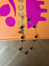 Load image into Gallery viewer, Clover necklace