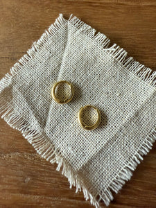 Tiny oval hoop