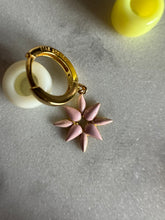 Load image into Gallery viewer, Pretty flower