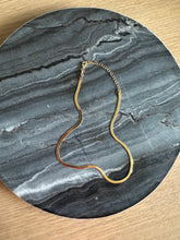Load image into Gallery viewer, Golden necklace