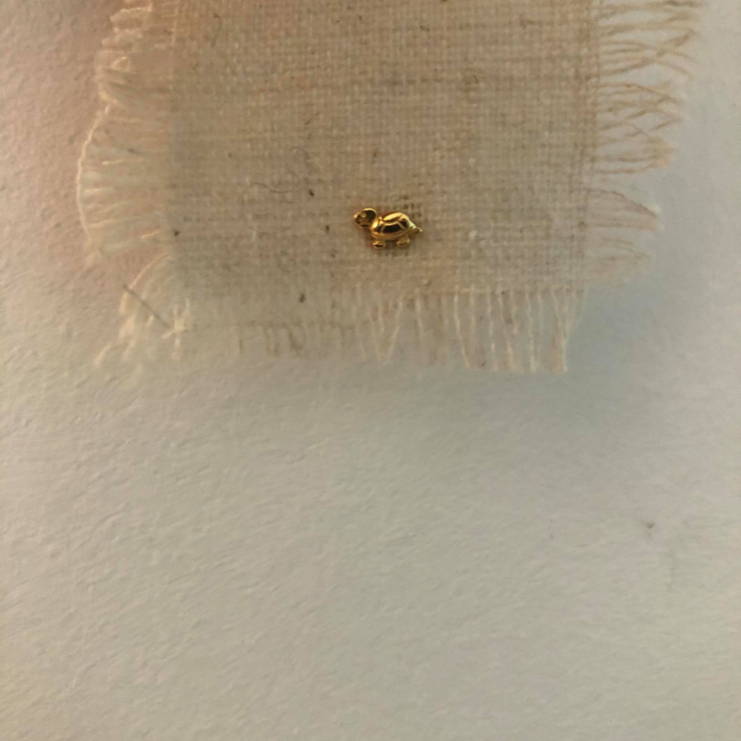 Turtle mini stud gold