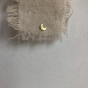 Moon stud