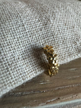 Load image into Gallery viewer, Flower hoop