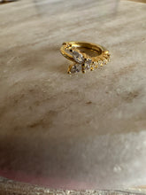 Load image into Gallery viewer, Mariposa hoop