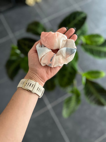 Scrunchie silk
