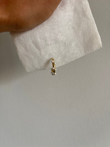 Bold hoop with pearls